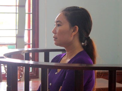 Chủ quán cà phê nuôi nhân viên bán dâm