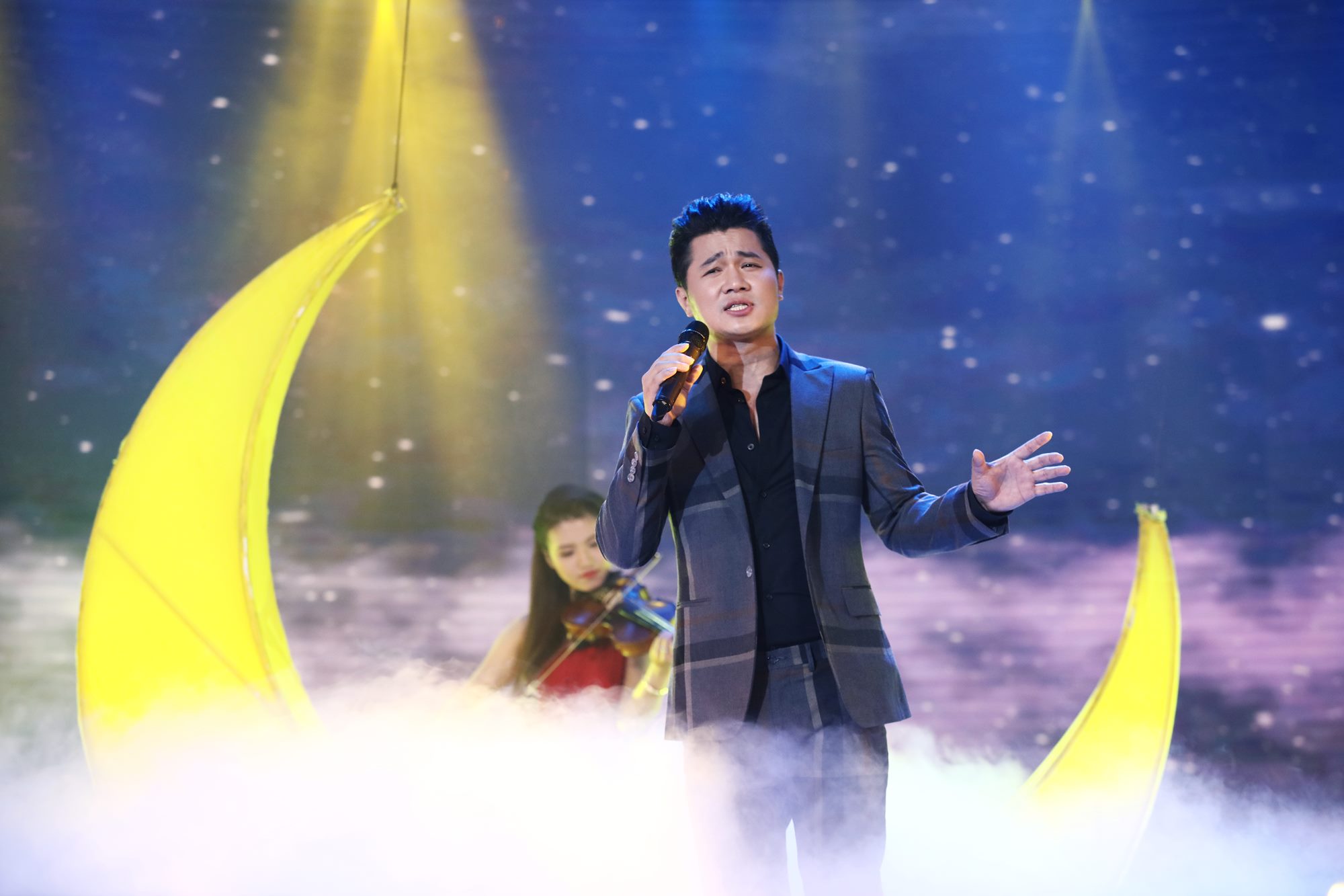 Lâm Vũ bật mí con đường trở thành chàng ca sĩ kinh doanh giỏi