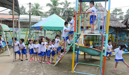 Làm gì khi trẻ nghiện điện thoại