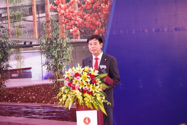 Ông Nguyễn Việt Quang, Phó chủ tịch tập đoàn VinGroud phát biểu tại buổi lễ