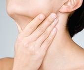 Mẹo hay giúp giảm triệu chứng đau họng