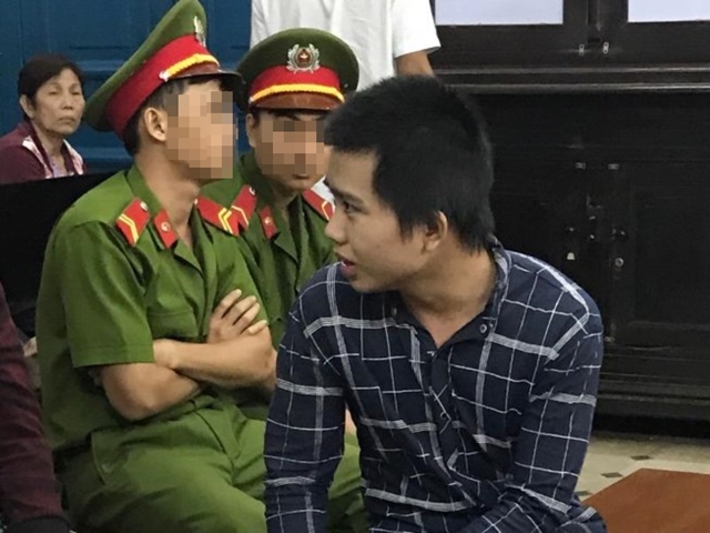 Làm mẹ tuổi 13, suýt làm bà ở tuổi 26