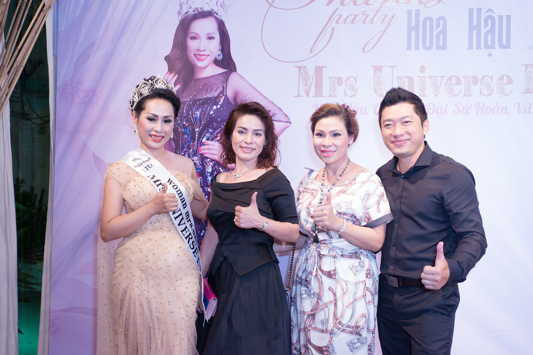 Diễn viên Kinh Quốc khoe bà xã trong tiệc mừng đăng quang của Hoa hậu Hạnh Lê