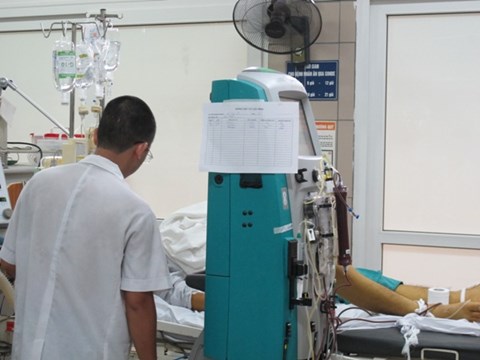 Nam sinh thập tử nhất sinh vì uống 19 viên thuốc hạ sốt trong 2 ngày liền