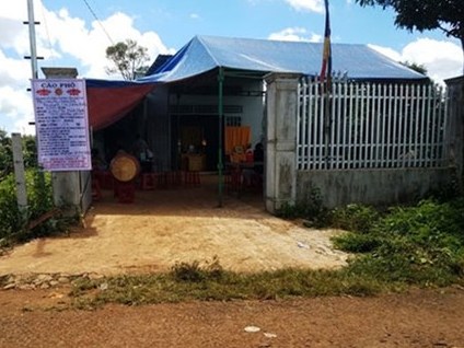 Mâu thuẫn, chồng sát hại vợ bằng 36 nhát dao rồi bỏ trốn