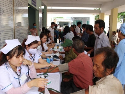 Khám bệnh miễn phí tại Triển lãm Y tế Quốc tế