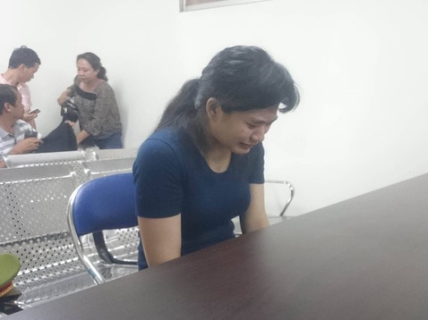 Mẹ ép con uống thuốc trừ sâu để cùng chết, lấy tiền phúng điếu trả nợ