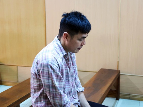 Nhờ Việt kiều hồi hương đem theo ô tô từ Mỹ về nước để bán