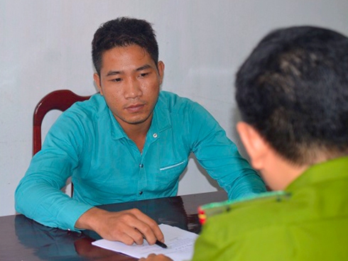 Cậy cốp xe trộm gần 22 triệu đồng của gia đình bạn gái