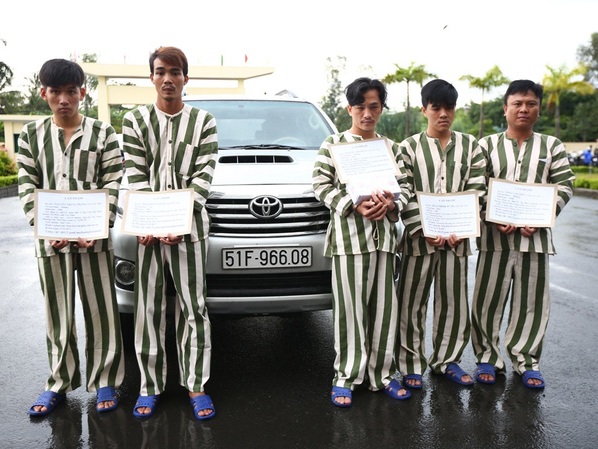 Một sinh viên tham gia đường dây vận chuyển ma túy và hàng nóng