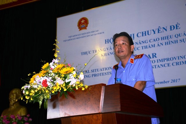 Đồng chí Nguyễn Đình Trung – Viện trưởng Viện KSND Cấp cao tại TP.HCM phát biểu tại Hội nghị