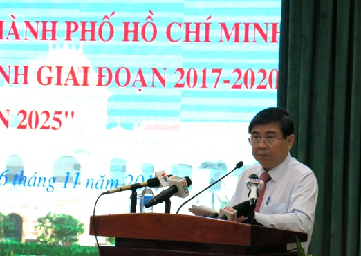 Chủ tịch UBND TPHCM Nguyễn Thành Phong phát biểu tại hội nghị (Ảnh: UBND TPHCM)